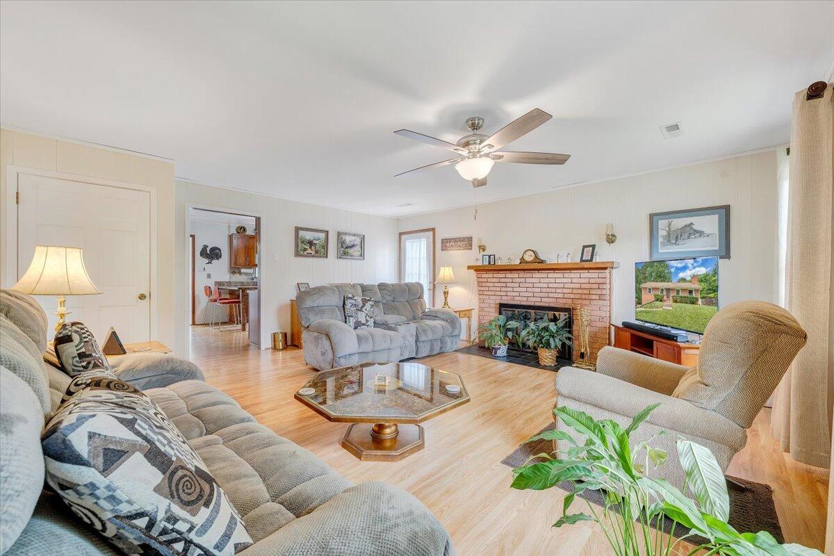 30 Benbrook CIR NE
