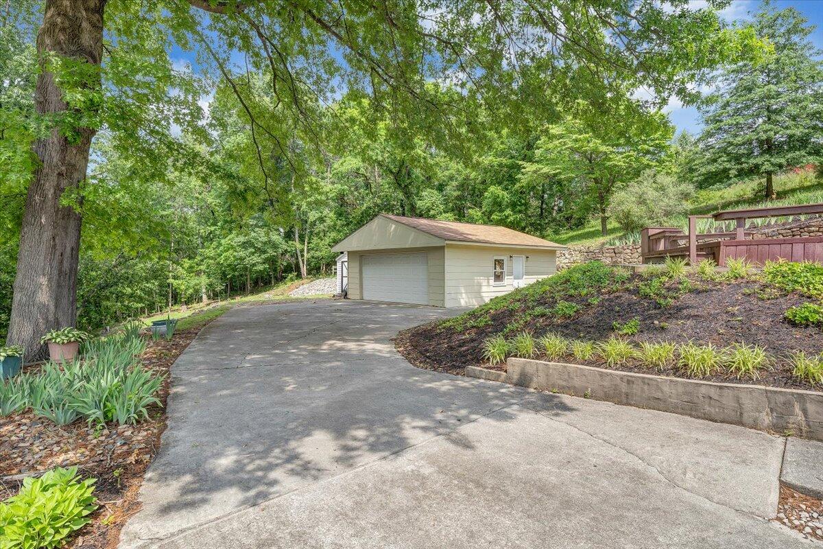 30 Benbrook CIR NE