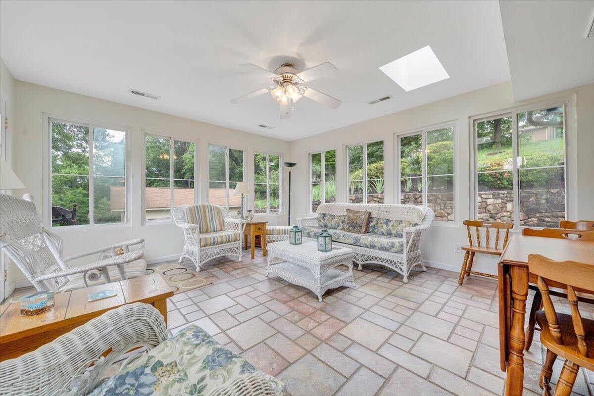 30 Benbrook CIR NE