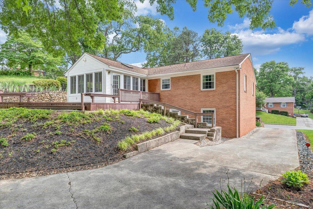 30 Benbrook CIR NE