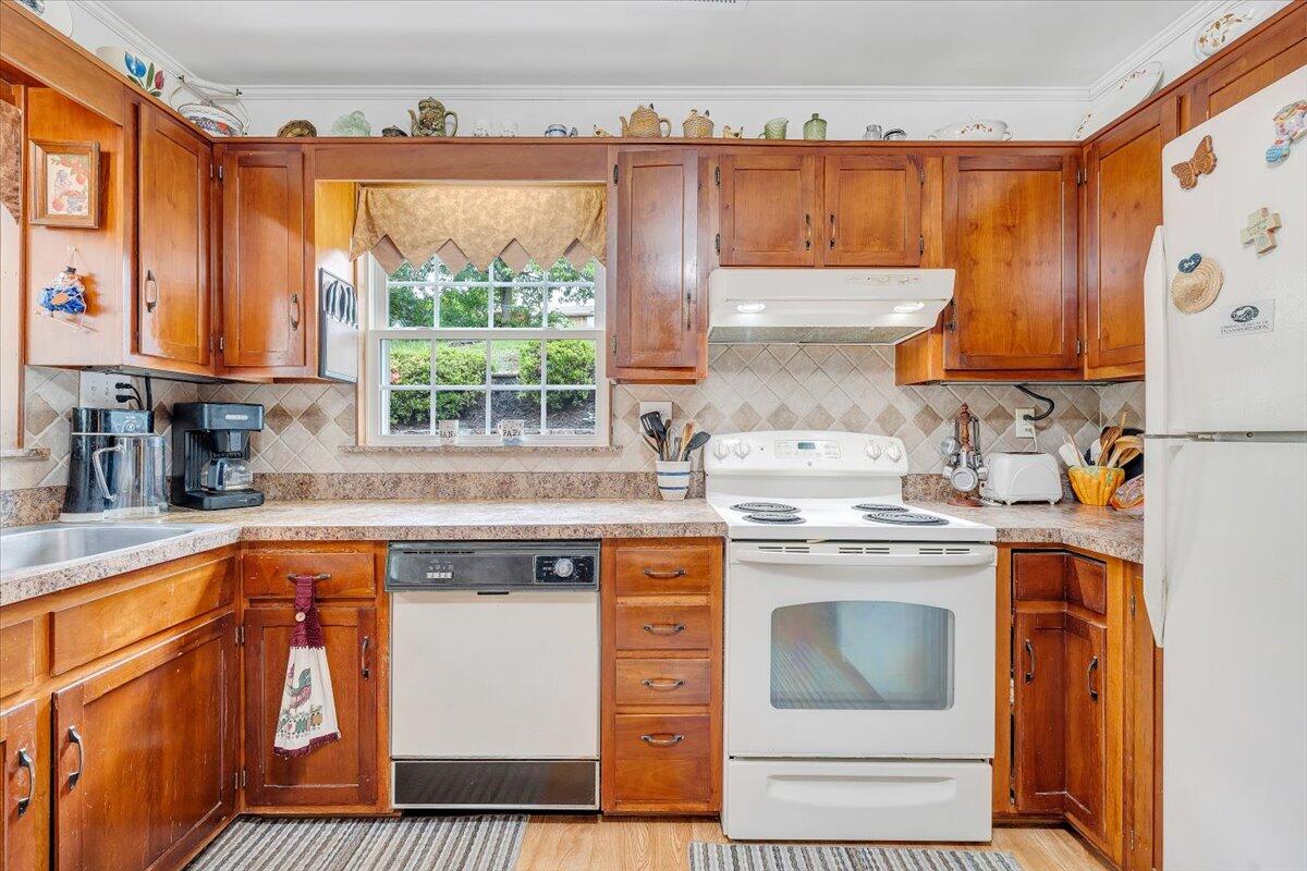 30 Benbrook CIR NE