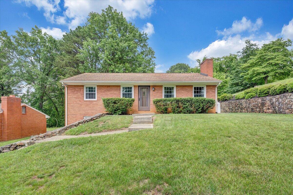 30 Benbrook CIR NE