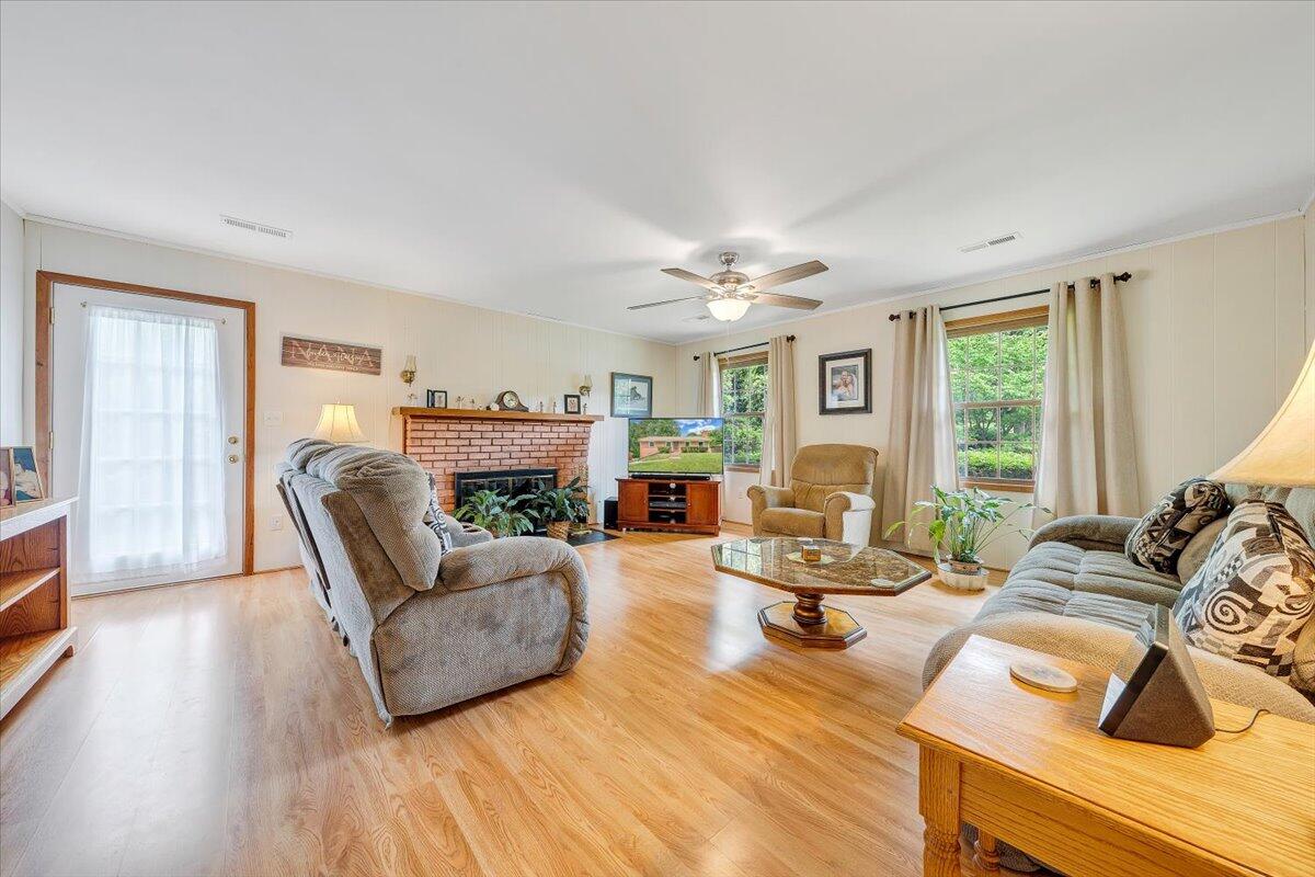 30 Benbrook CIR NE
