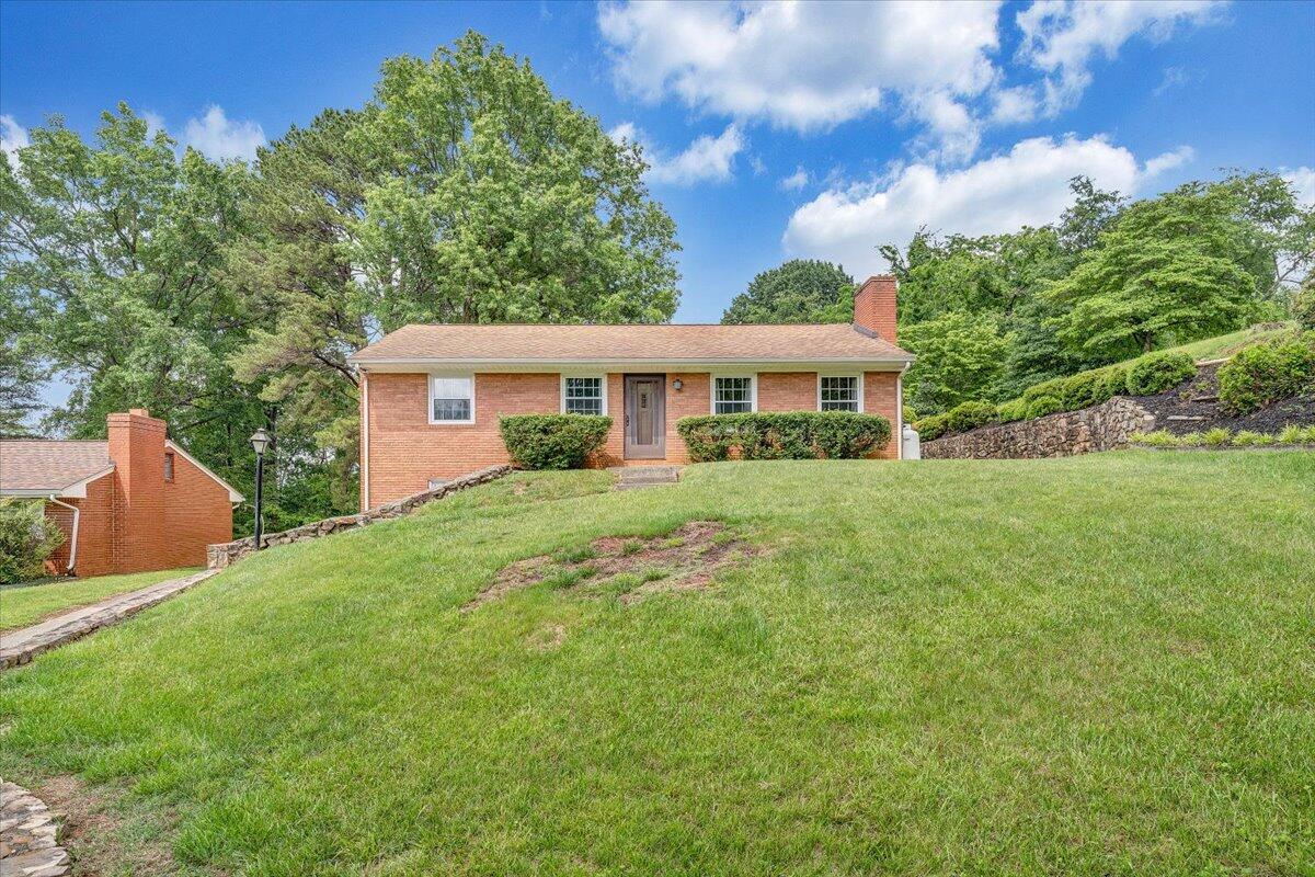 30 Benbrook CIR NE