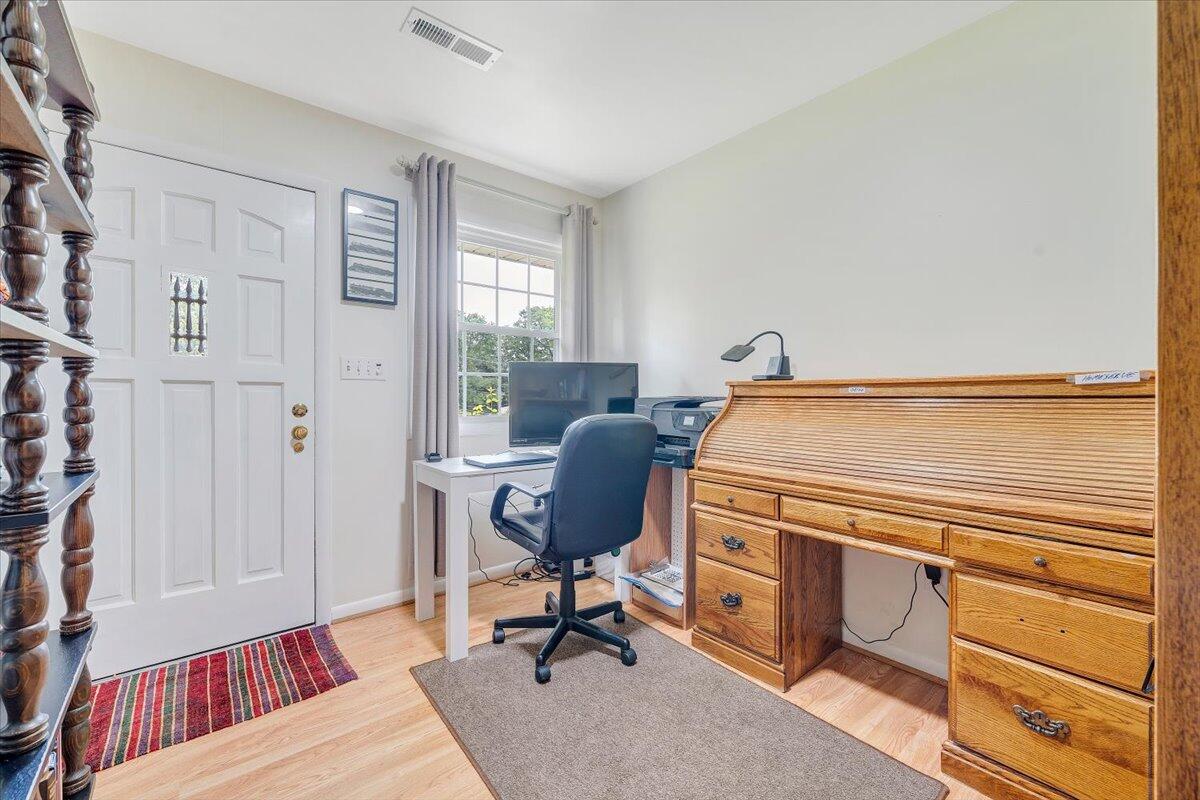30 Benbrook CIR NE