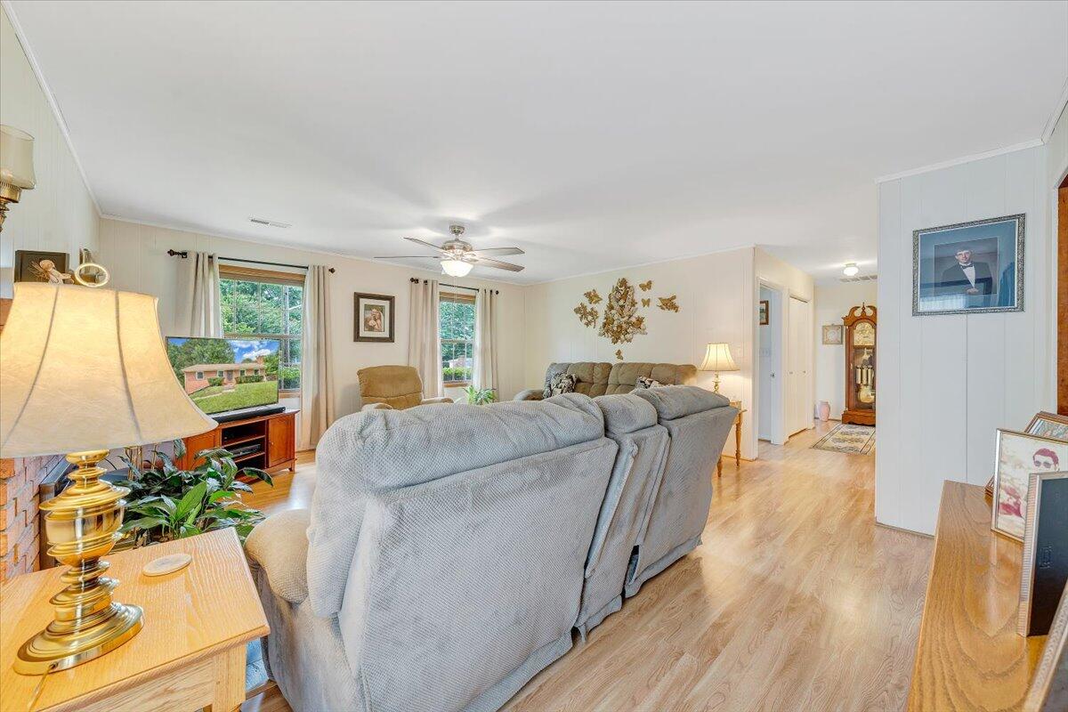 30 Benbrook CIR NE