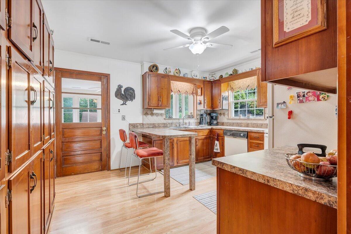 30 Benbrook CIR NE