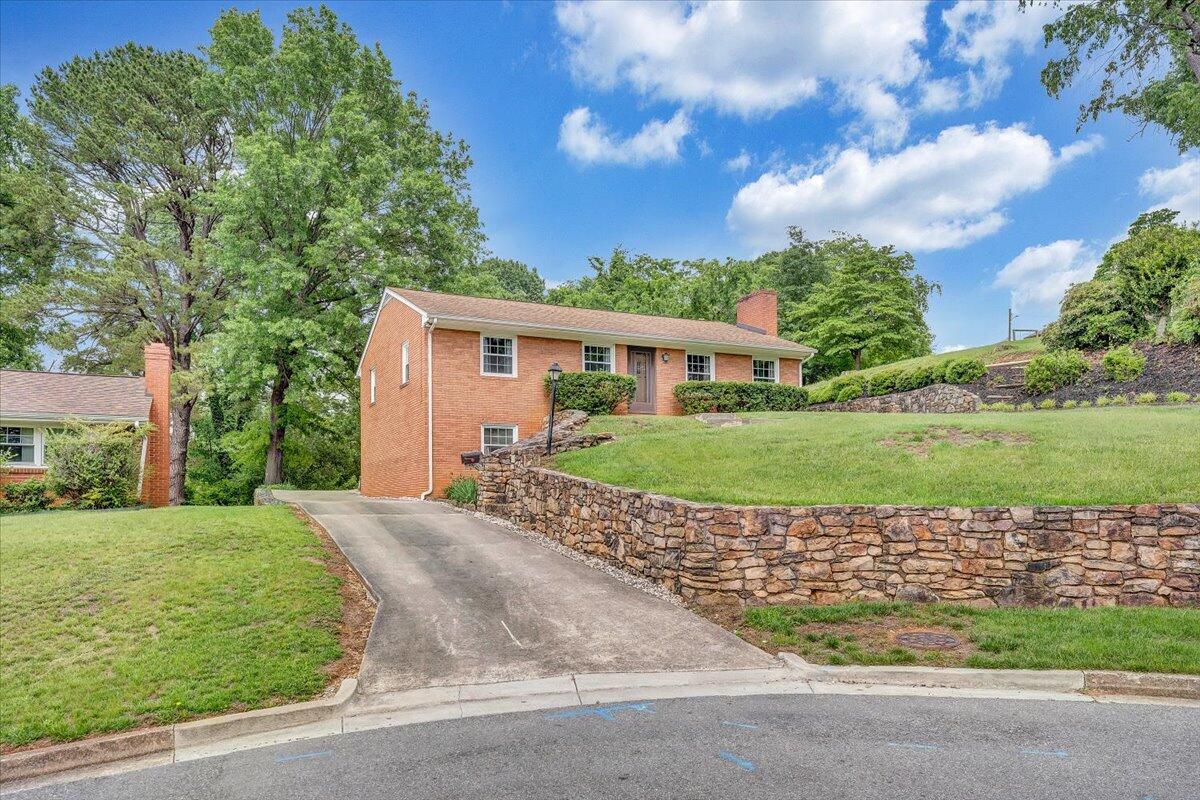 30 Benbrook CIR NE