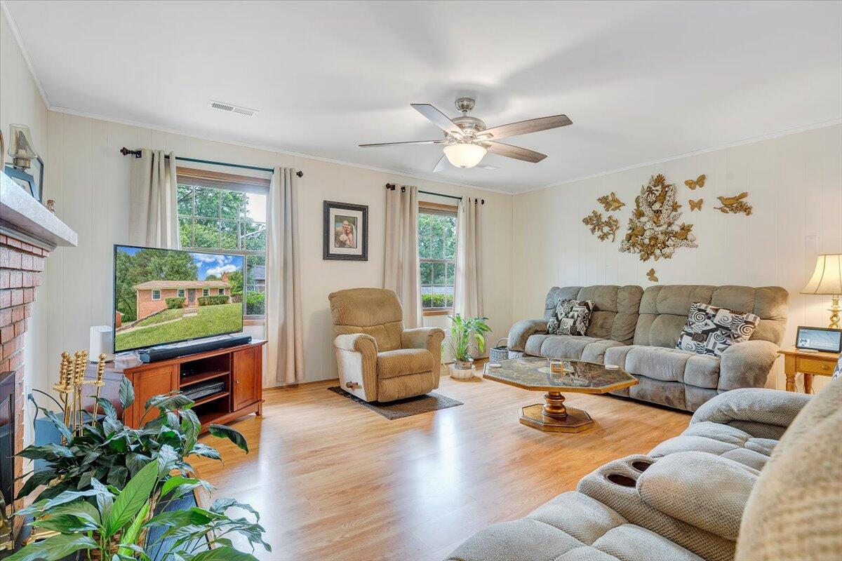 30 Benbrook CIR NE