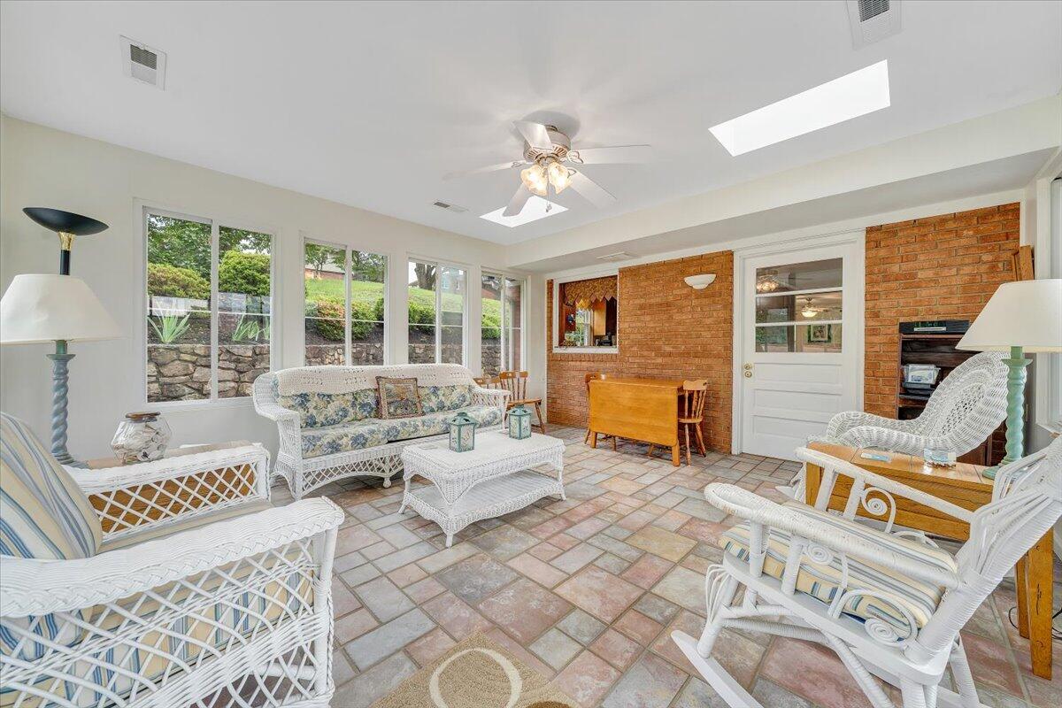 30 Benbrook CIR NE