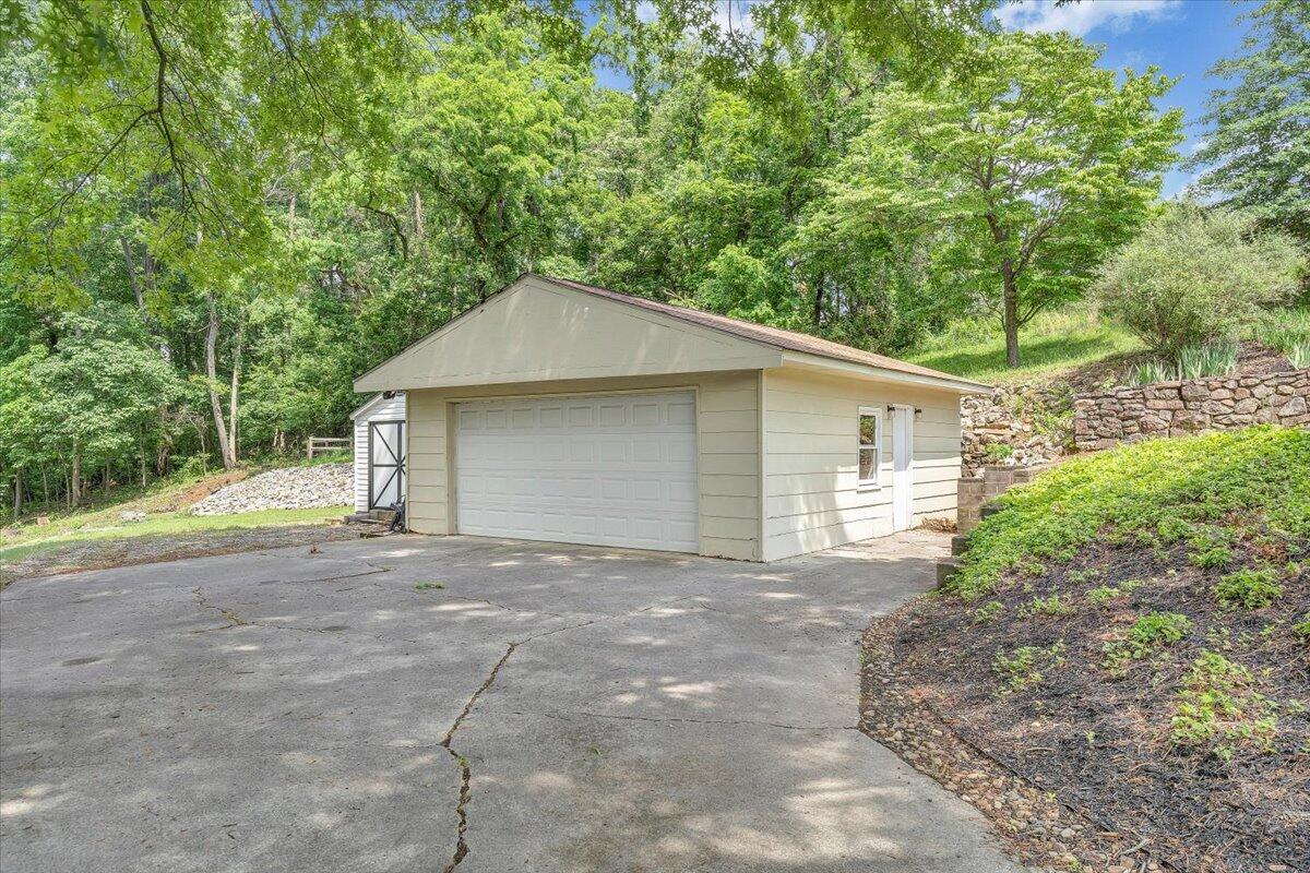 30 Benbrook CIR NE