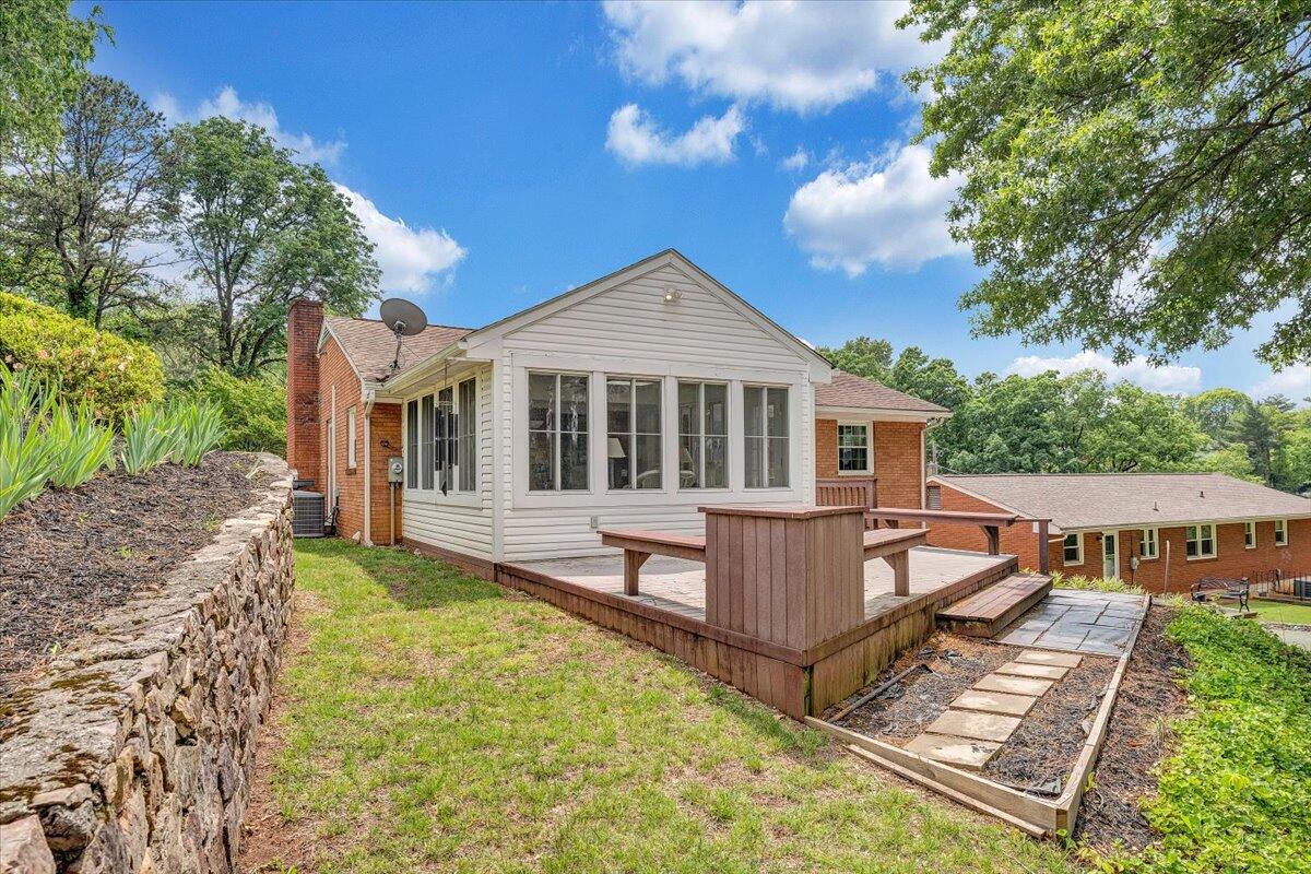 30 Benbrook CIR NE