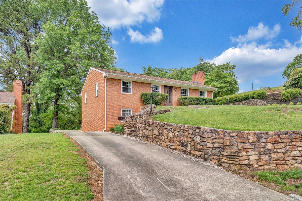 30 Benbrook CIR NE