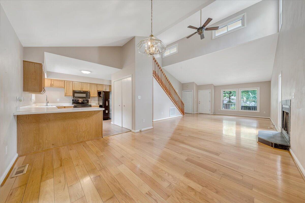 1894 Woodmere CT