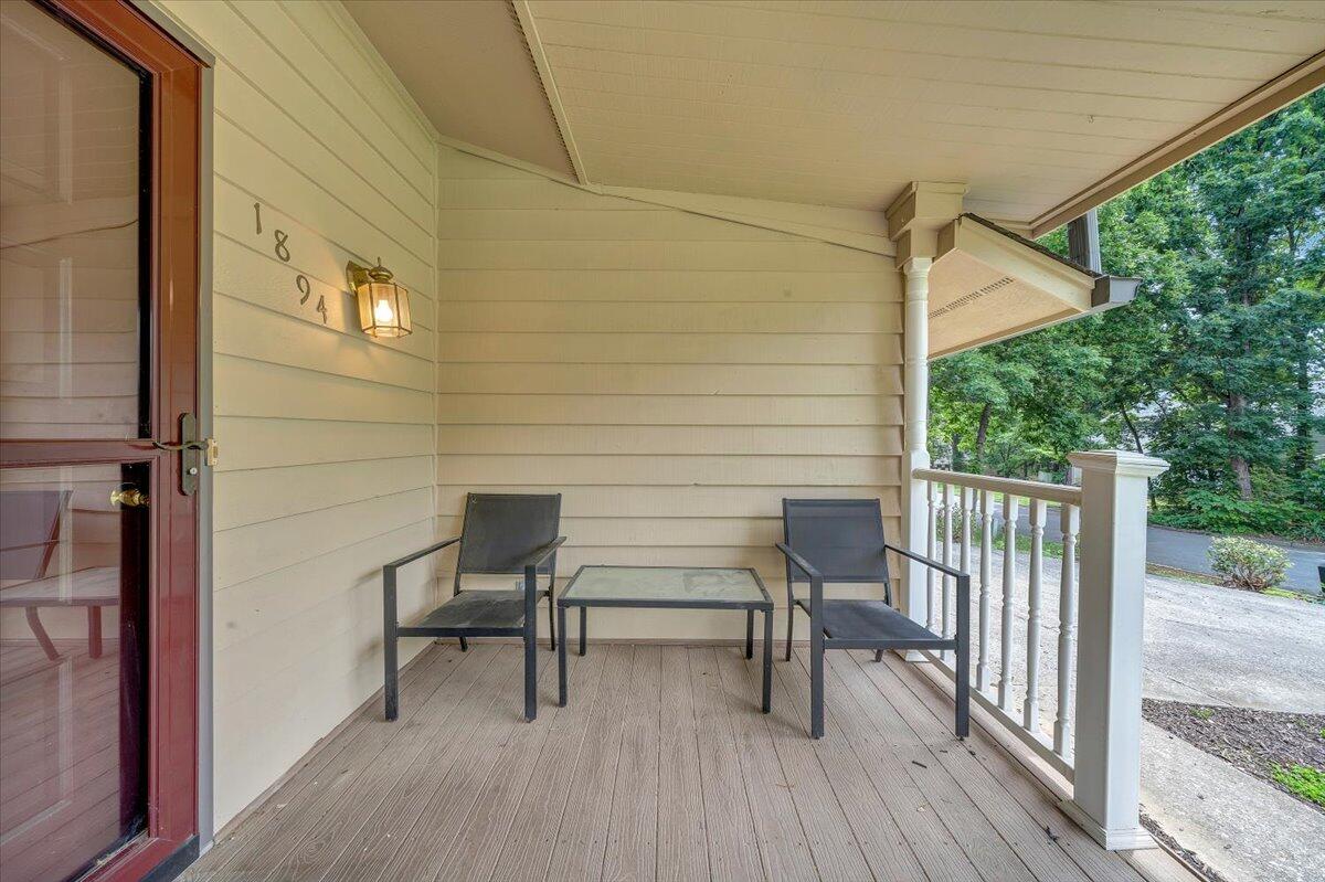 1894 Woodmere CT
