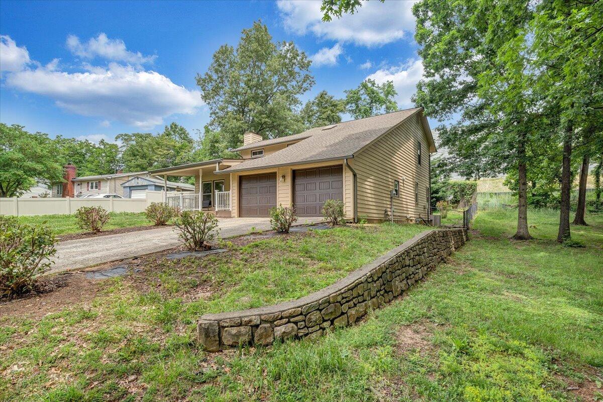1894 Woodmere CT