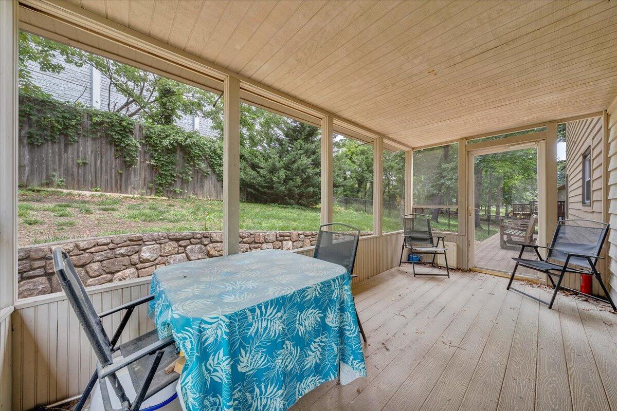 1894 Woodmere CT
