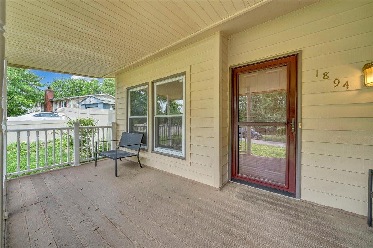 1894 Woodmere CT