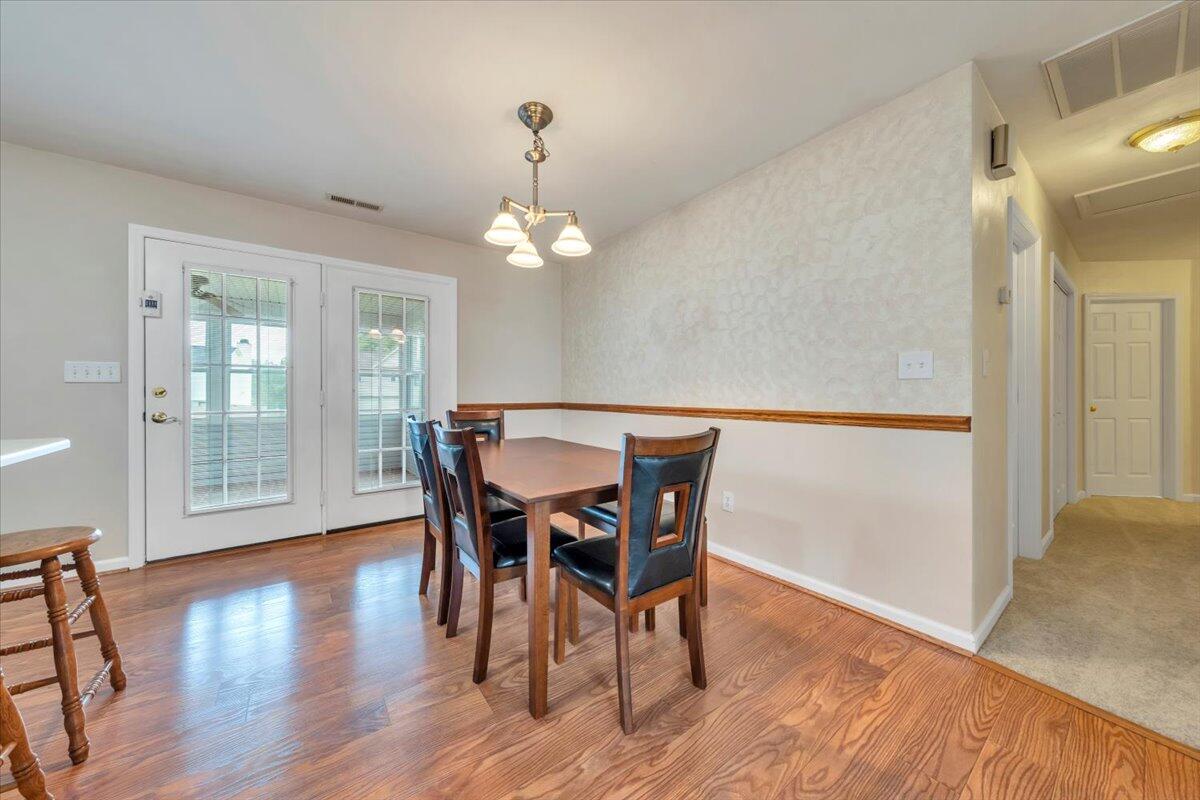 2420 Carlsbad CIR
