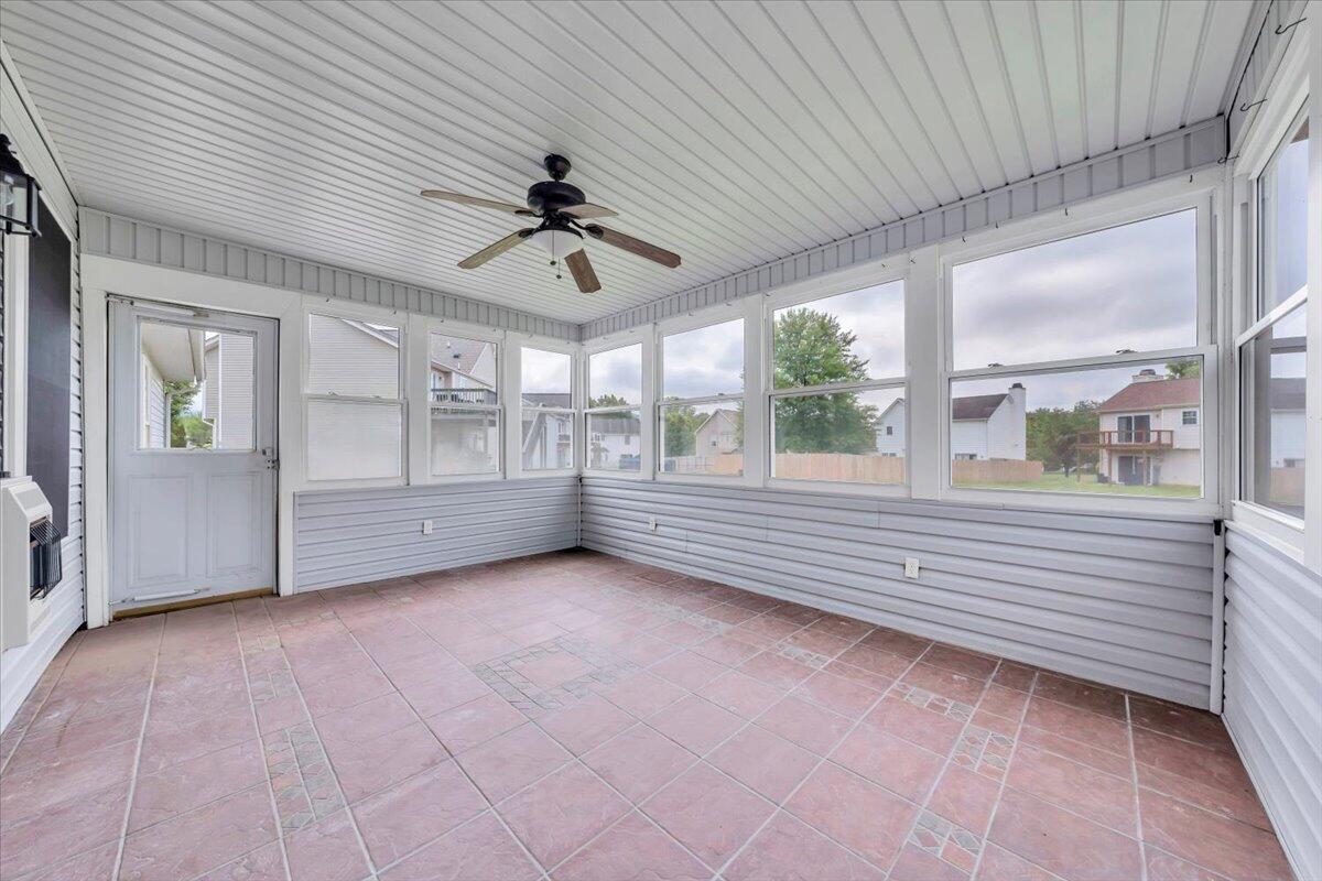 2420 Carlsbad CIR