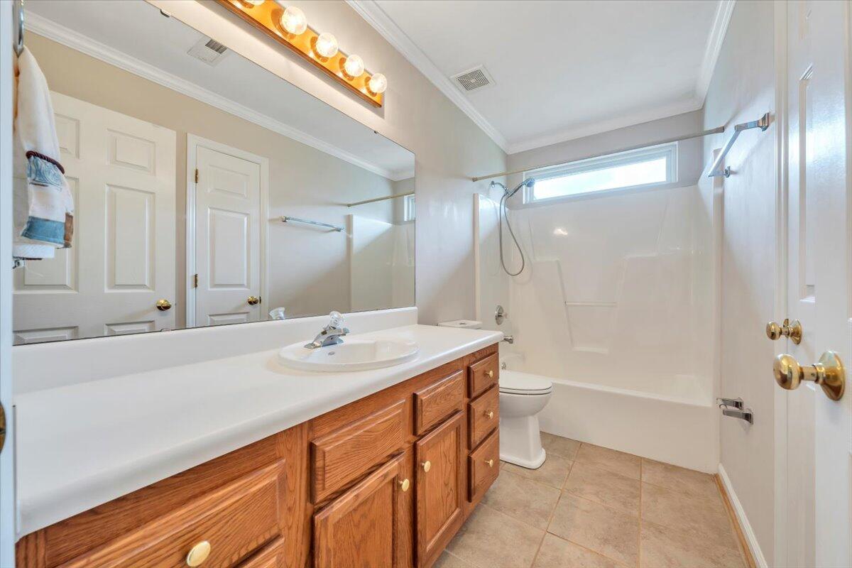 2420 Carlsbad CIR