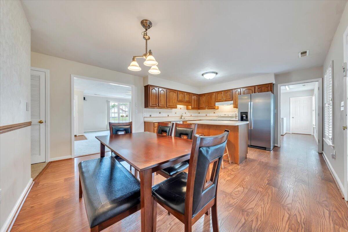 2420 Carlsbad CIR