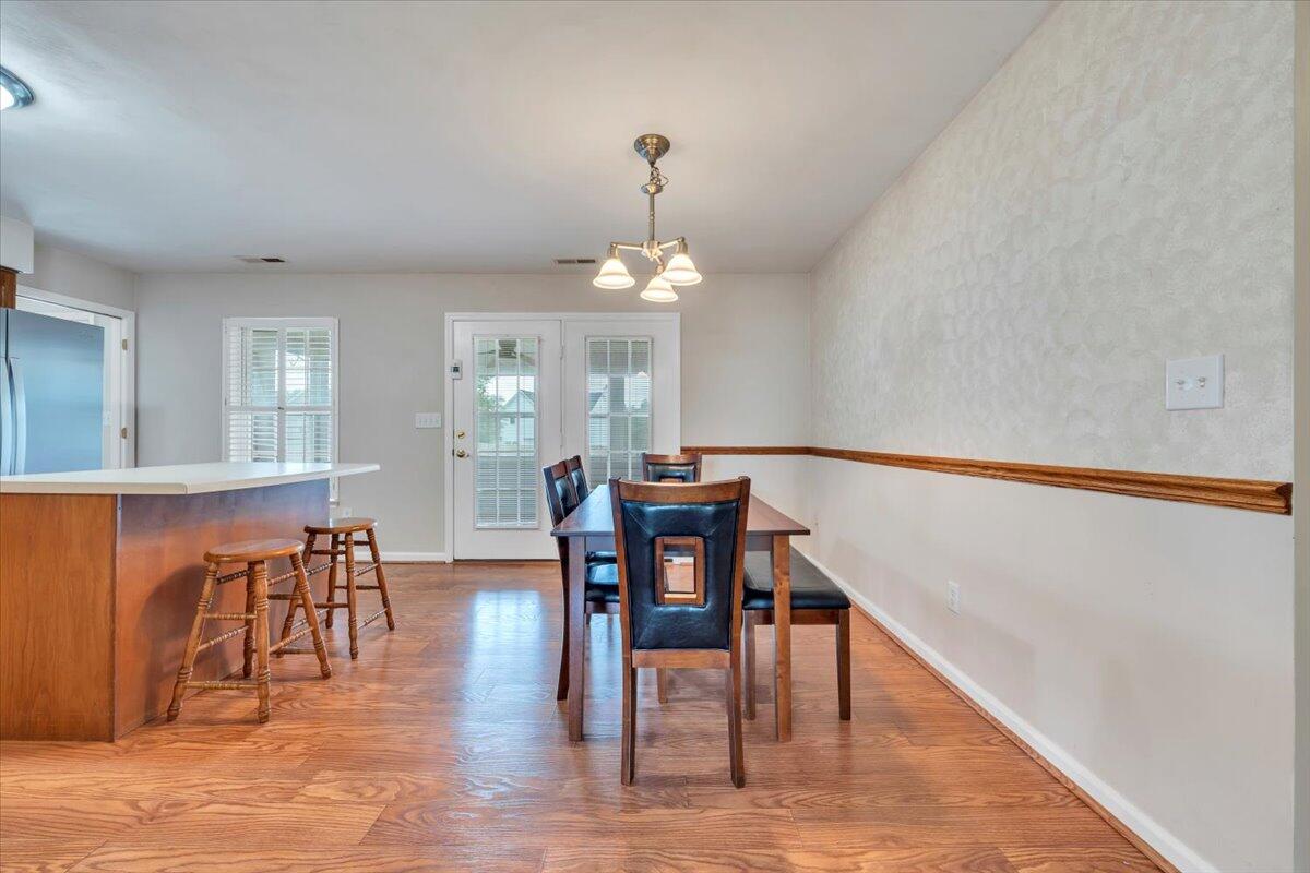 2420 Carlsbad CIR