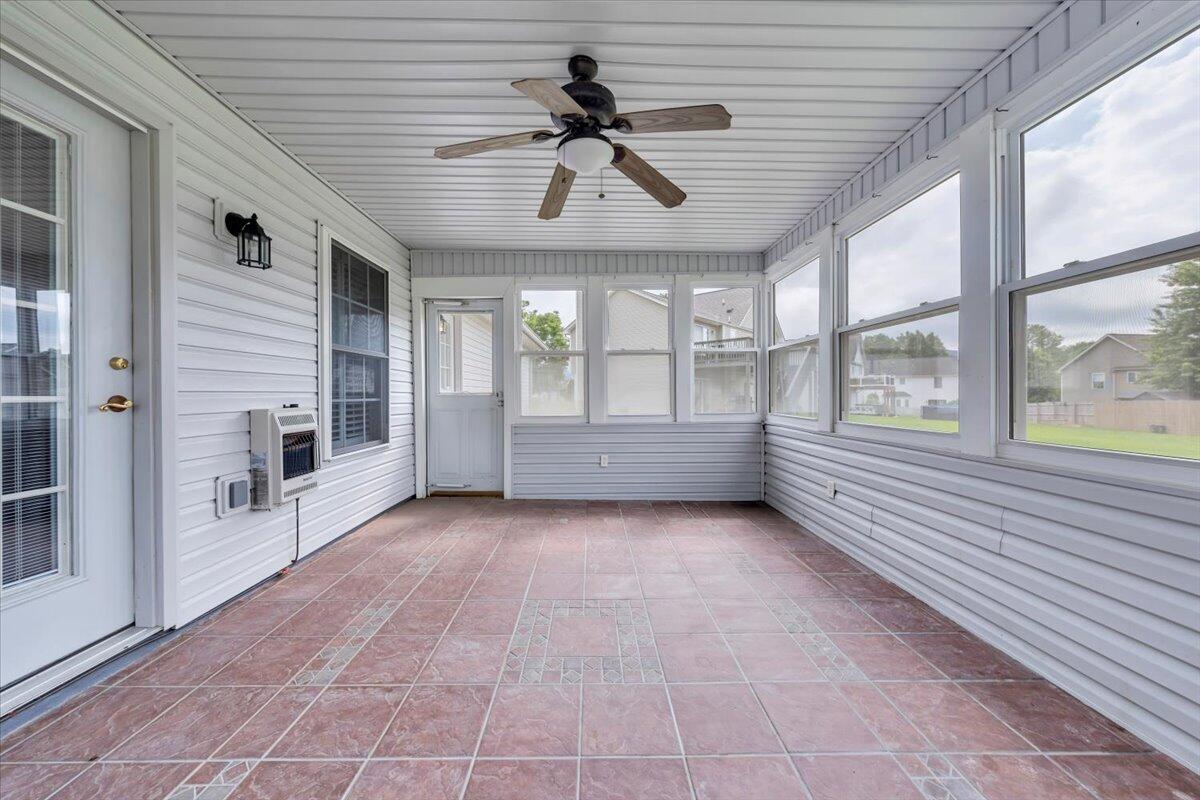 2420 Carlsbad CIR