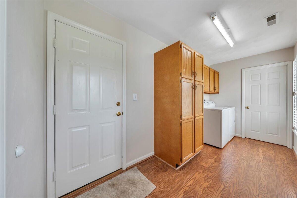 2420 Carlsbad CIR