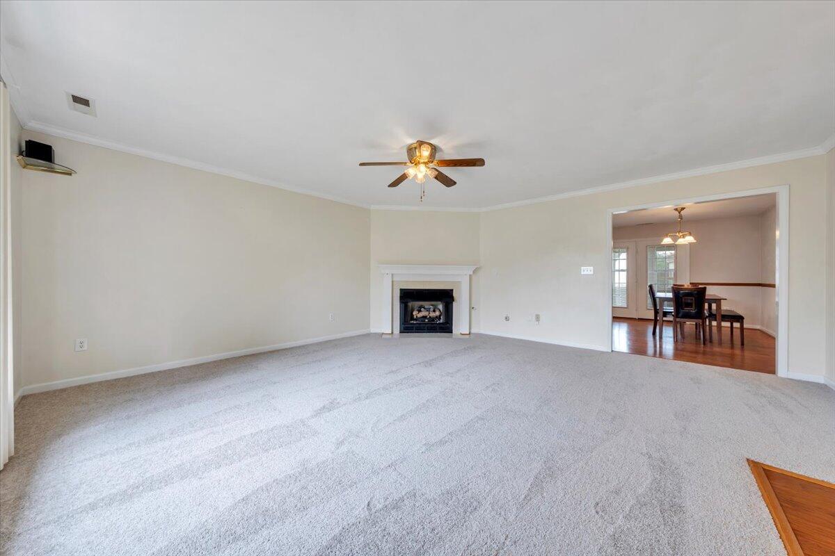 2420 Carlsbad CIR