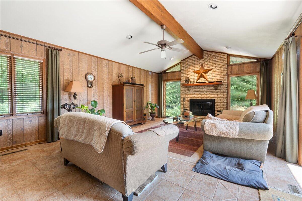 453 Wirtz RD