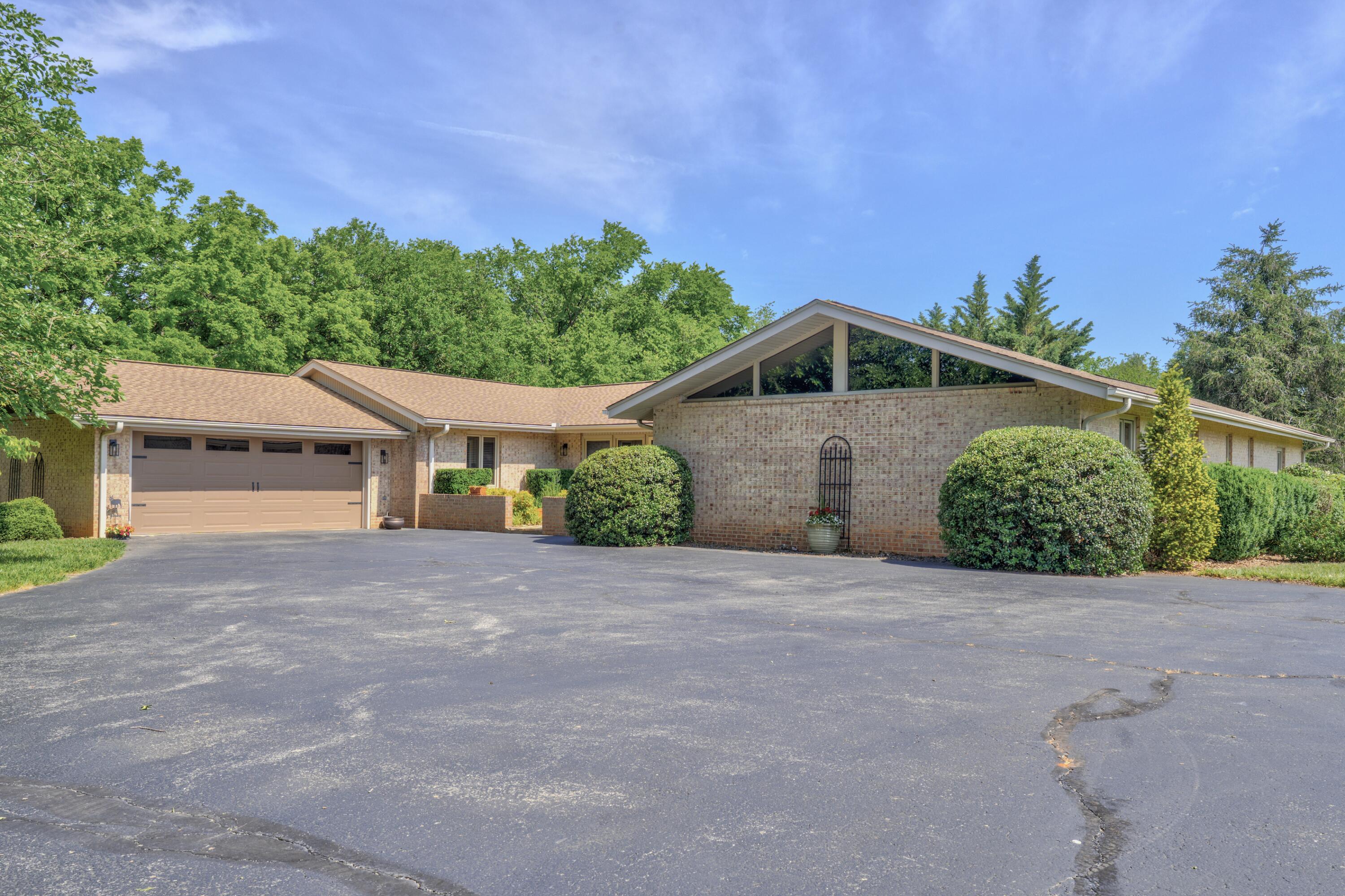 453 Wirtz RD