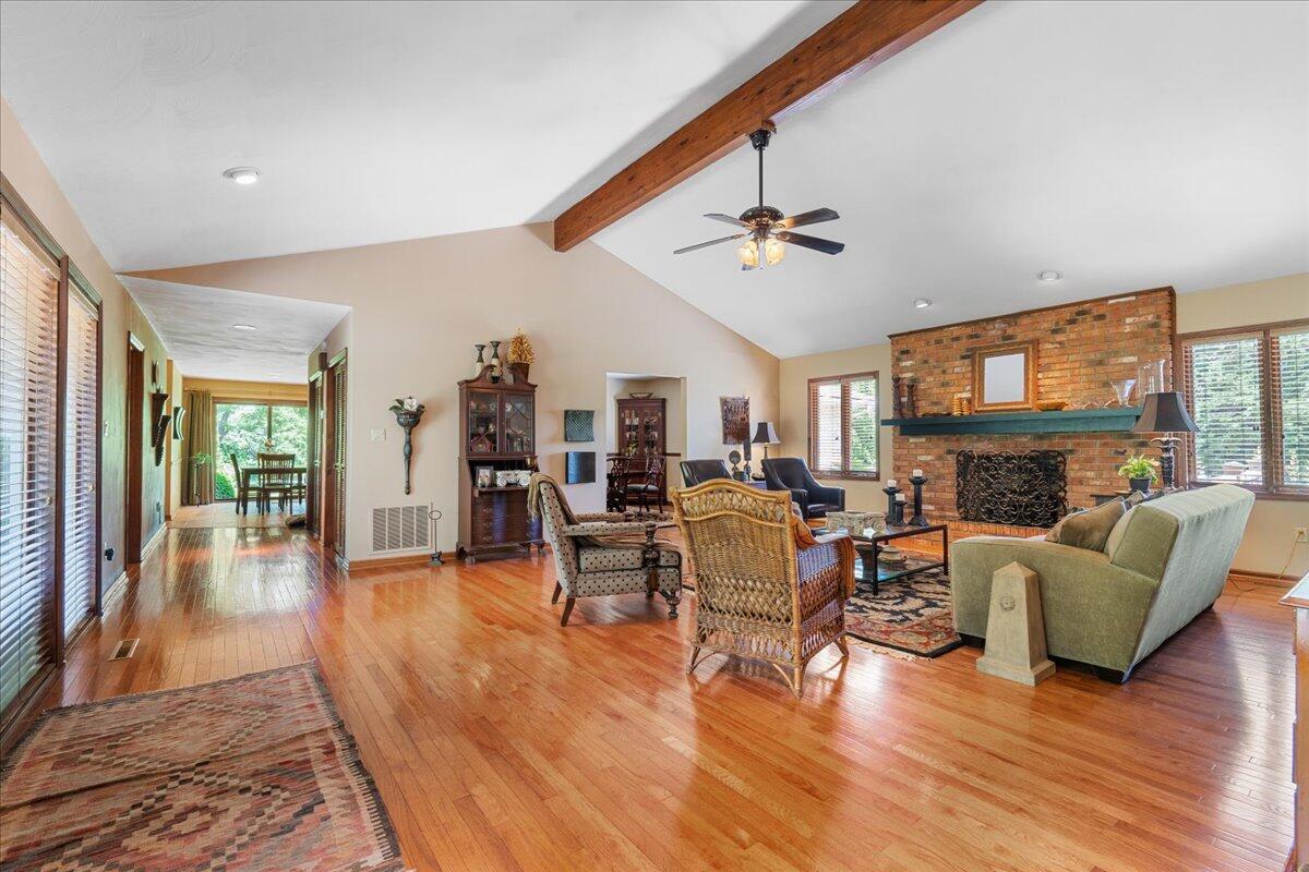 453 Wirtz RD