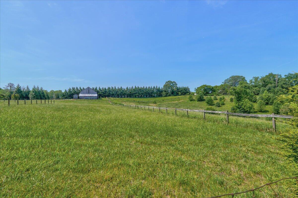 453 Wirtz RD