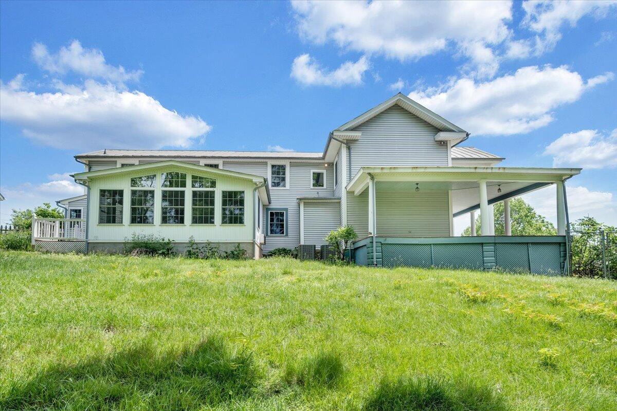 225 N Maple ST