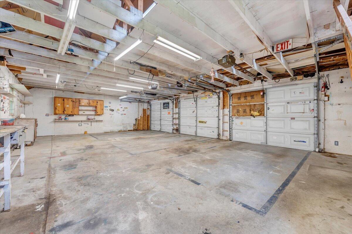 225 N Maple ST