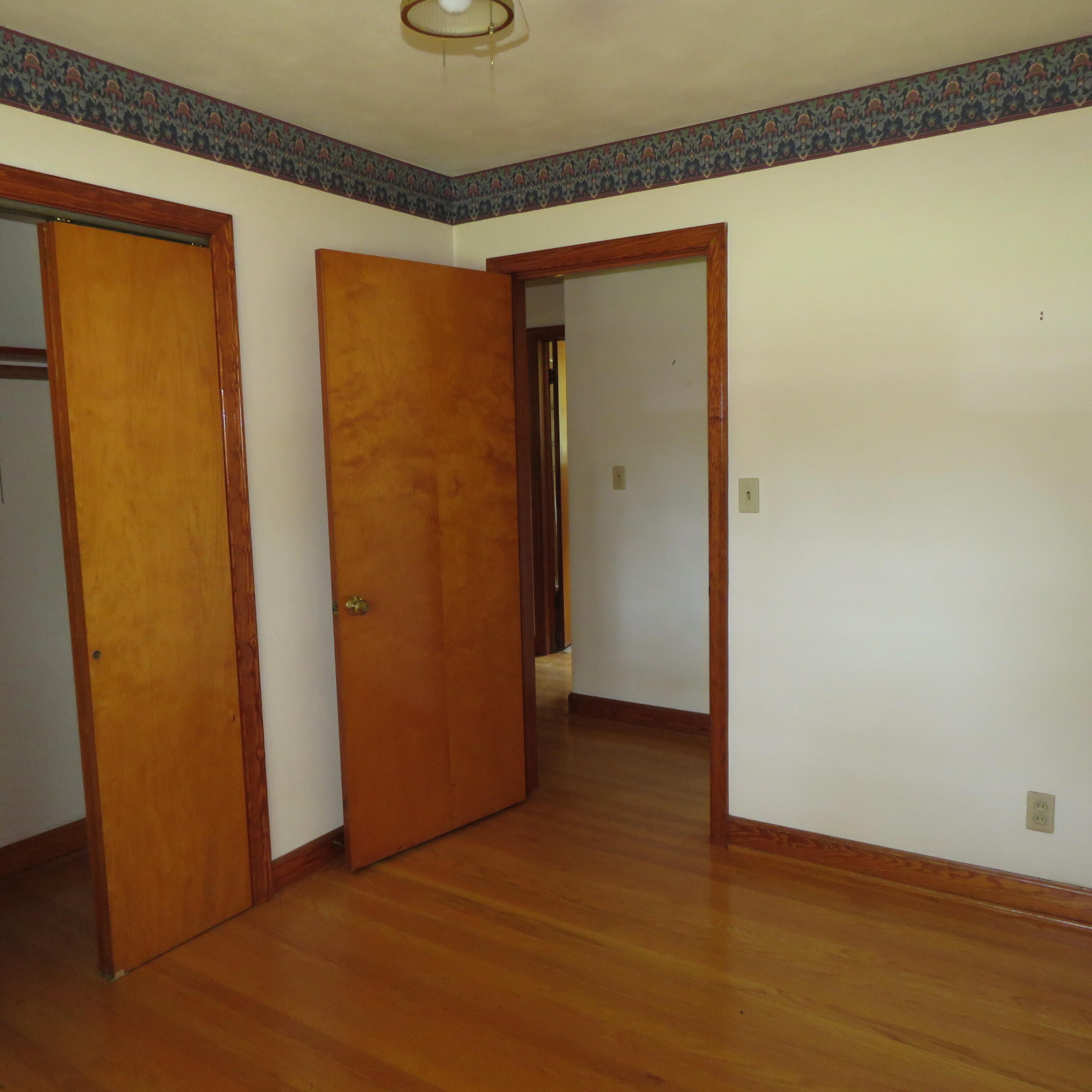 383 Main ST