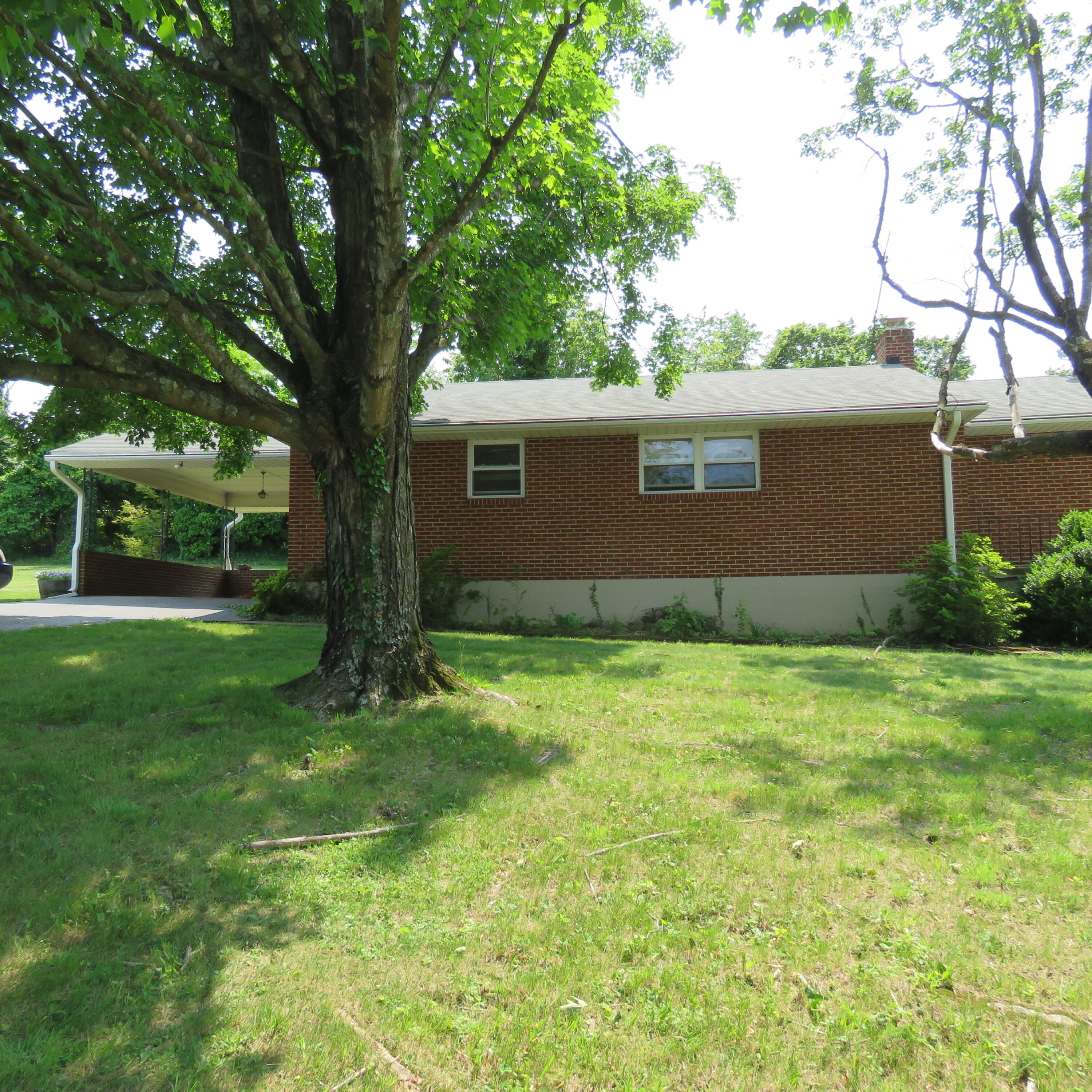 383 Main ST