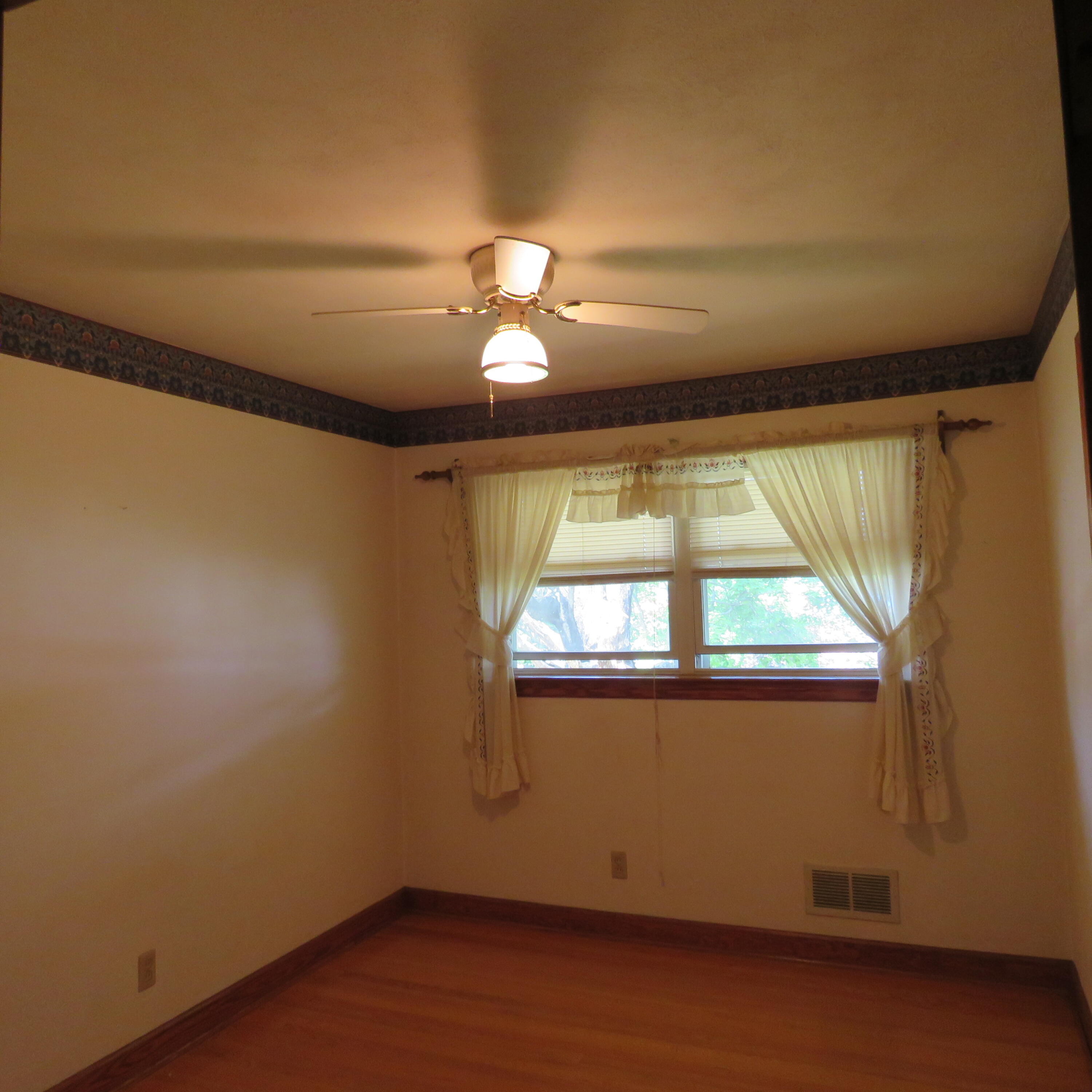 383 Main ST