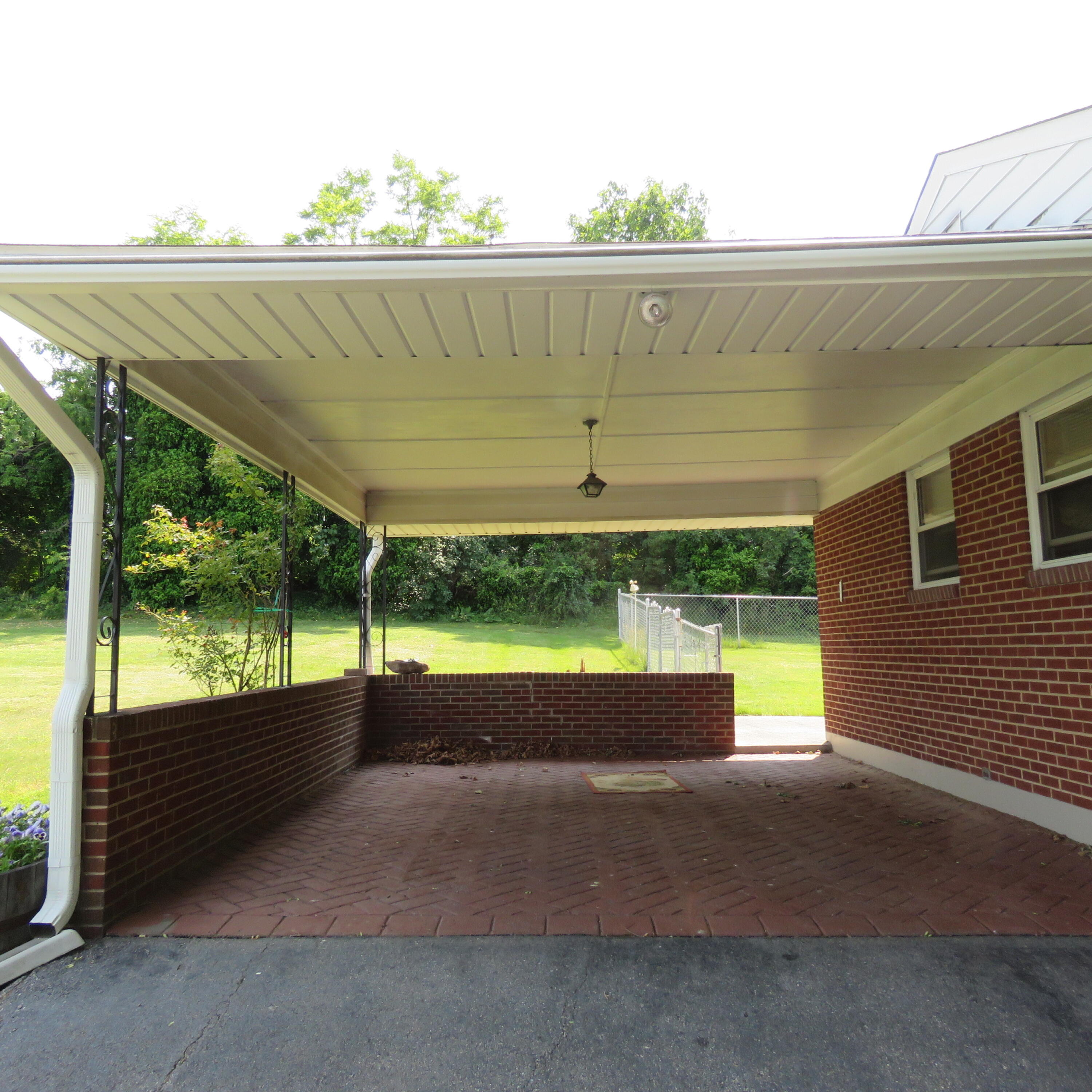 383 Main ST