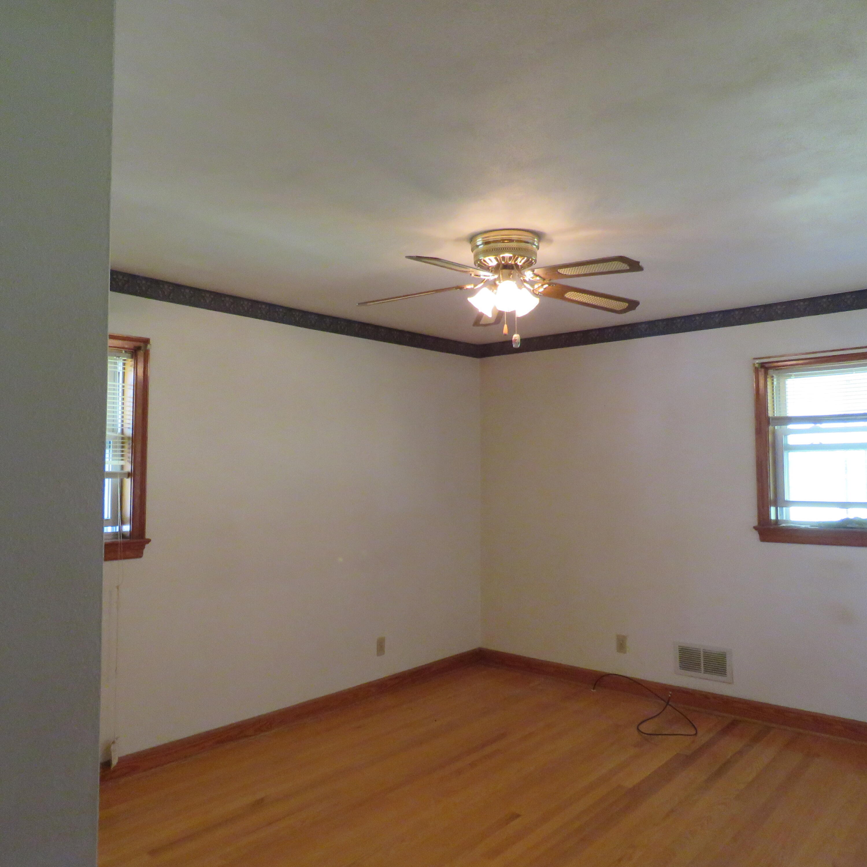 383 Main ST