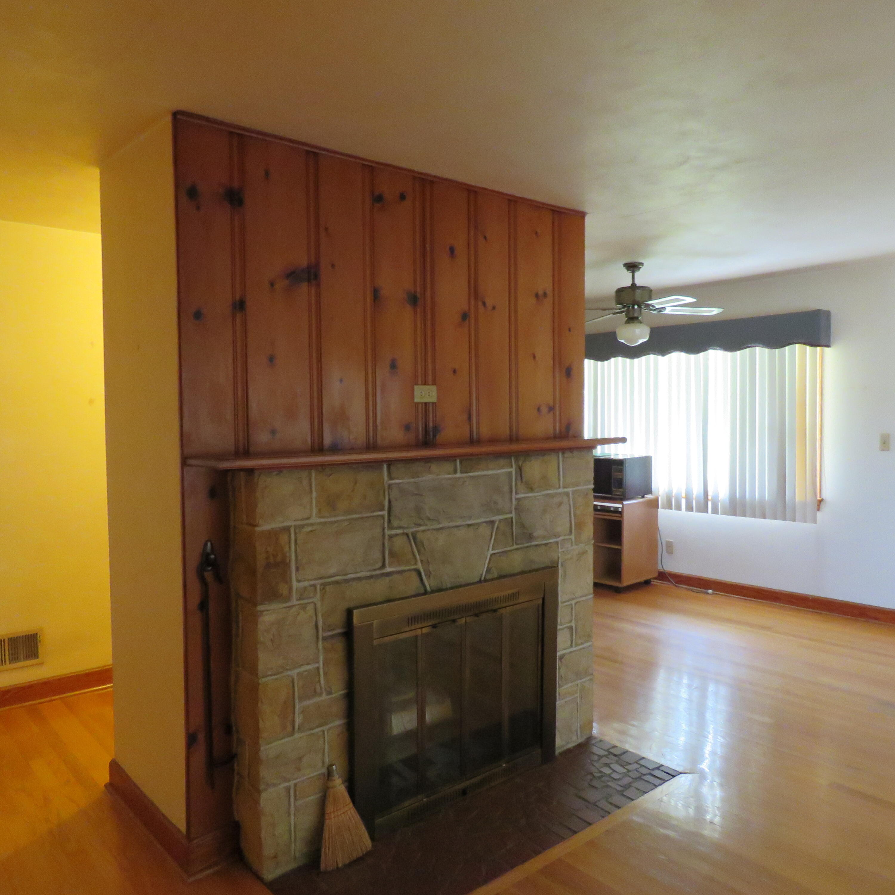383 Main ST