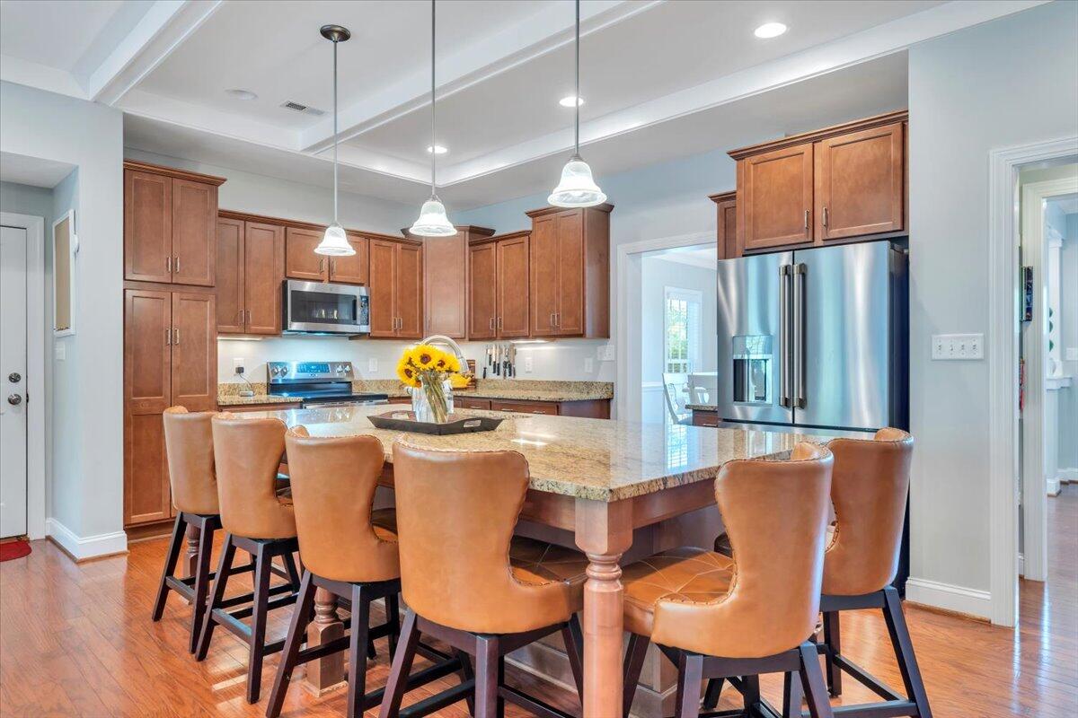 5665 Sullivan LN