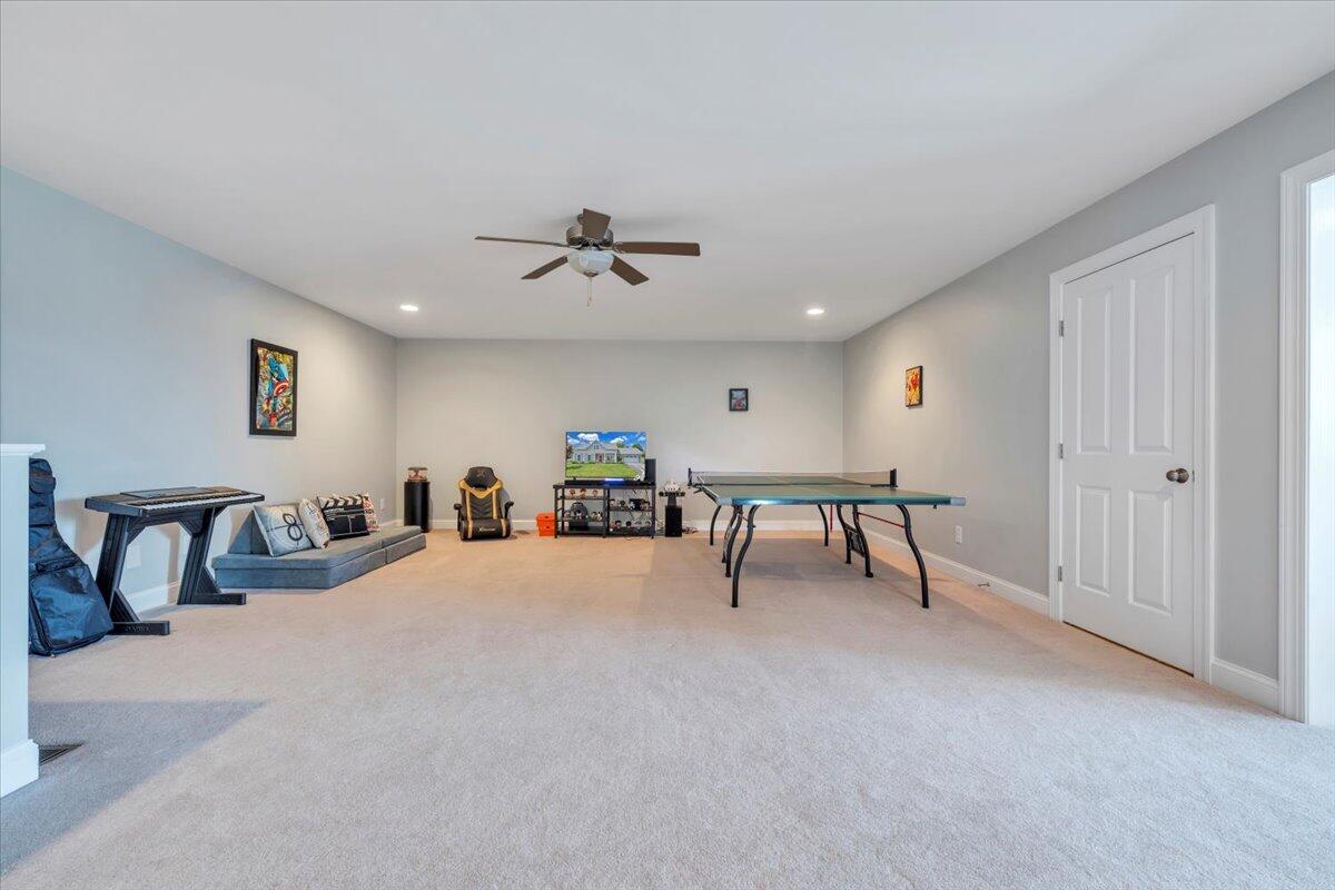 5665 Sullivan LN