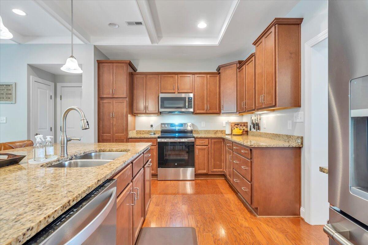 5665 Sullivan LN