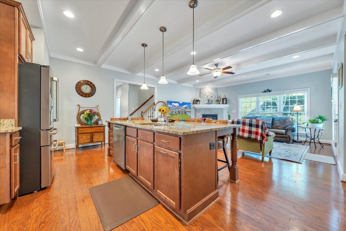 5665 Sullivan LN