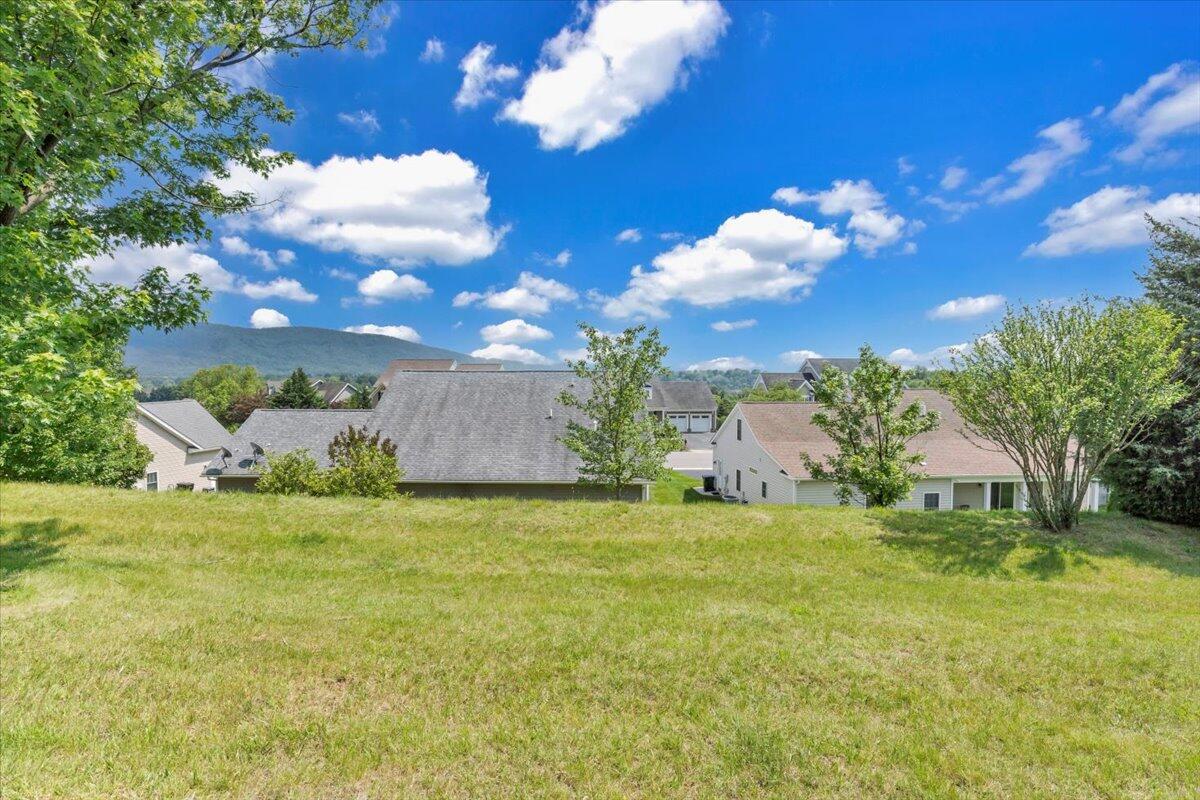 5665 Sullivan LN