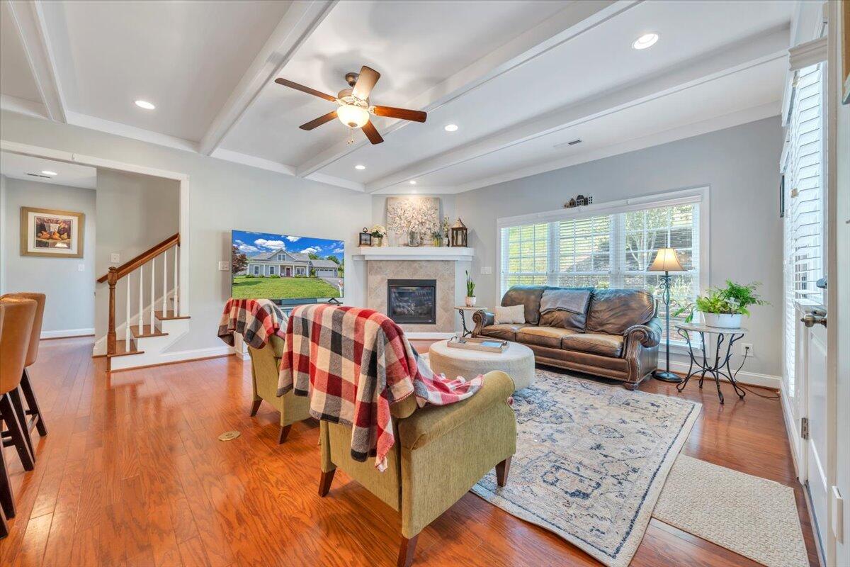 5665 Sullivan LN