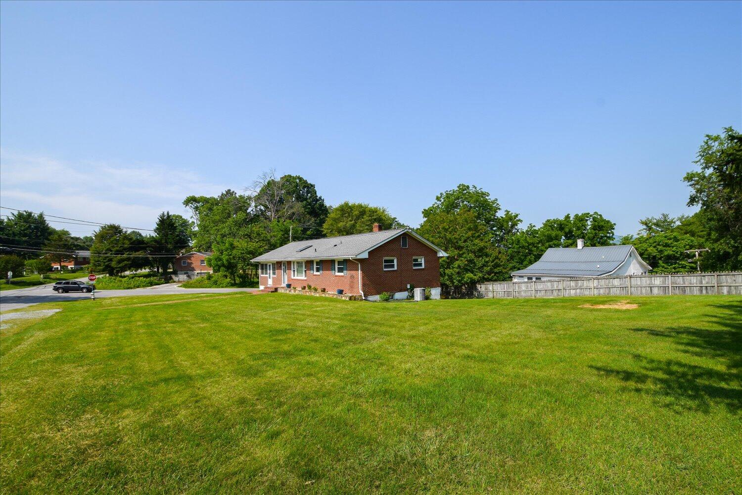1008 Ridgecrest DR