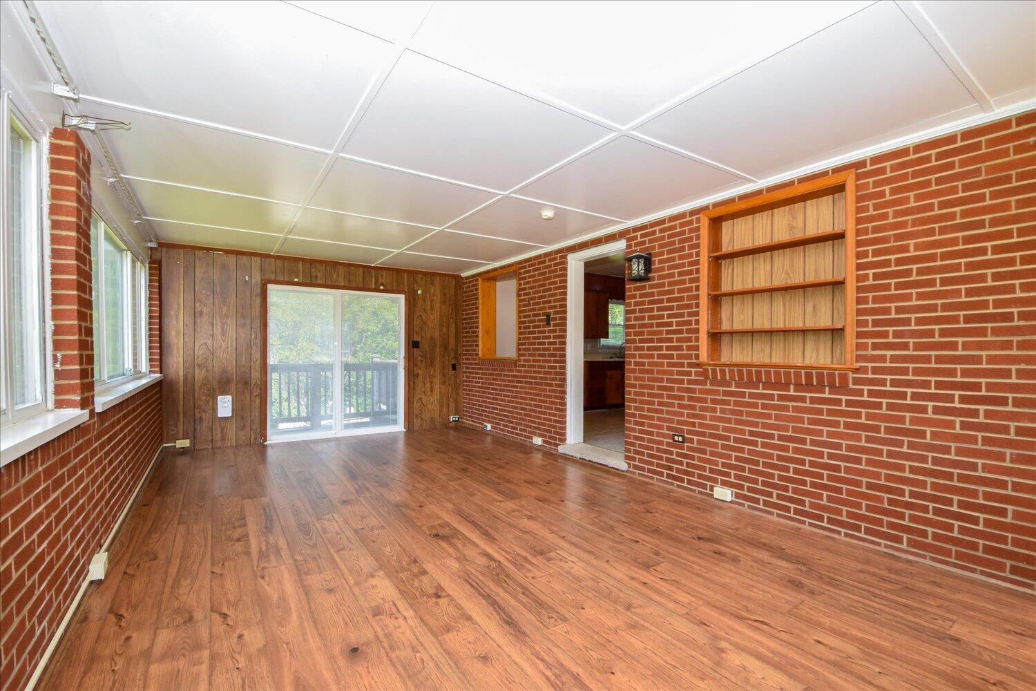 1008 Ridgecrest DR